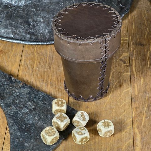 DICE WITH LEATHER CUP, 6 PIECES