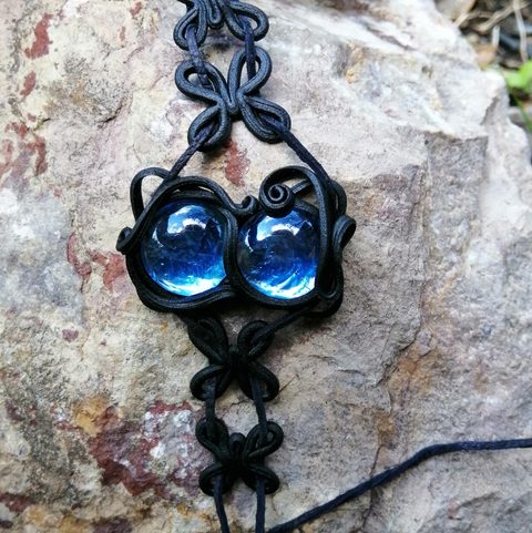NECKLACE - BLUE GLASS
