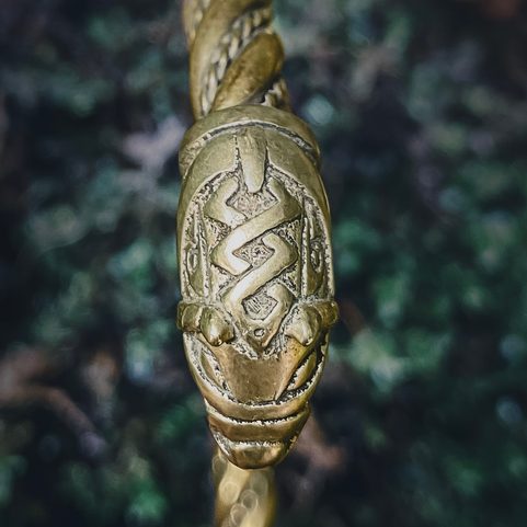 FLÓKI, WIKINGER-ARMBAND AUS MESSING