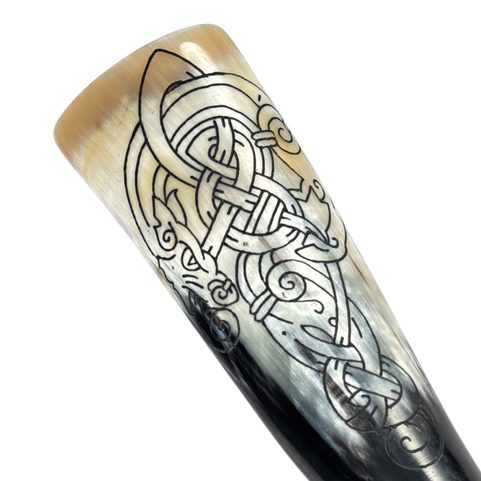 CELTIC WOLF, CARVED DRINKING HORN 0,4 L