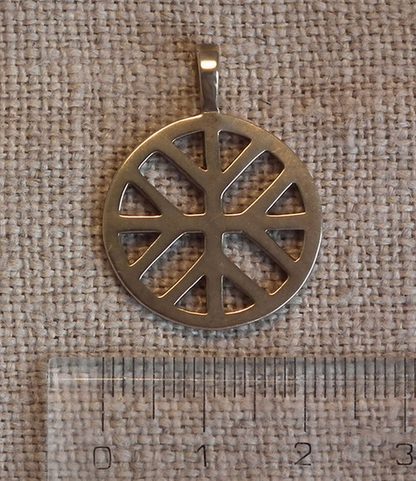 SONNENKREUZ UND HEILIGER BAUM, ANHÄNGER AUS BRONZE