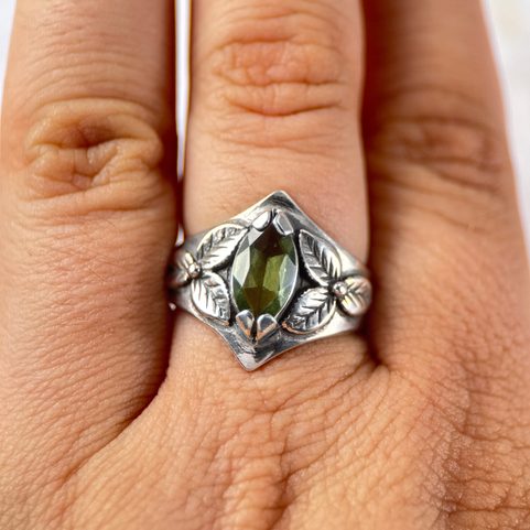 SHAMROCK, RING, MOLDAVITE, SILVER
