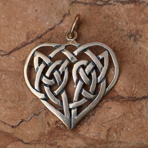 CELTIC HEART PENDANT, BRONZE