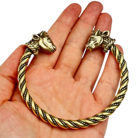 CELTIC BRACELET, BULL'S HEADS, TRICHTINGEN, BRASS