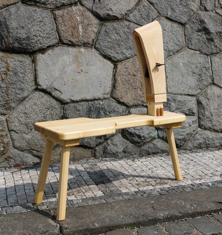 STITCHING HORSE BENCH