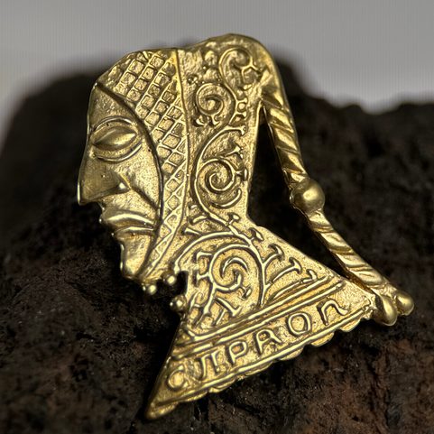 HOODED MAN, MEDIEVAL PILGRIM BADGE