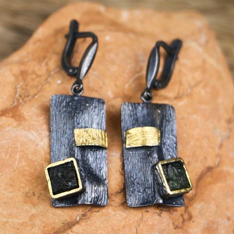 SIRAEL EARRINGS - MOLDAVITE, SILVER