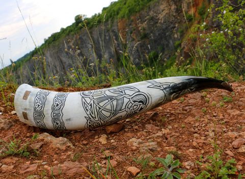 MAGNUS, CARVED DRINKING HORN DE LUXE 3L