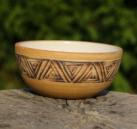 CERAMIC BOWL, CELTIC TRIANGLES