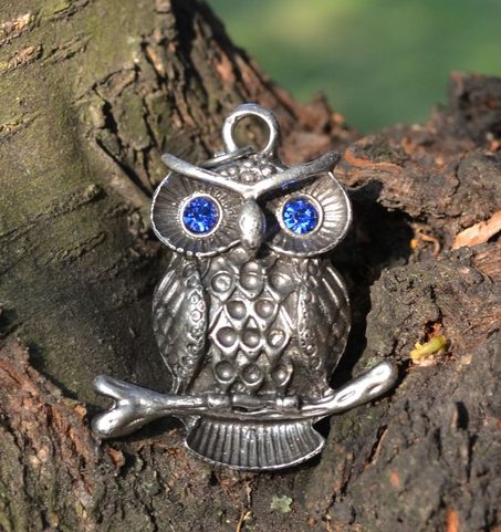 WISE OWL PENDANT, WITH GLASS