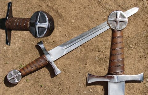 BATTLE READY DAGGER, CROSS POMMEL