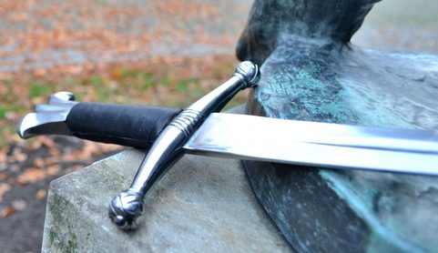 LUCIEN, DAGGER