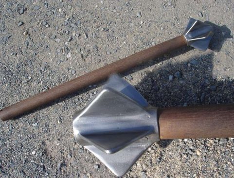 FLANGED MACE