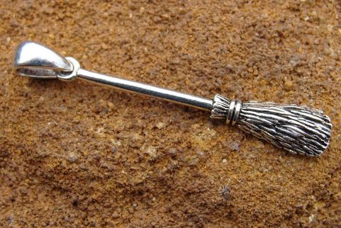 THE BROOM, SILVER PENDANT, AG 925