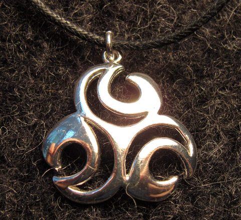 THREE LUNULAS, SILVER PLATED NECKLACE