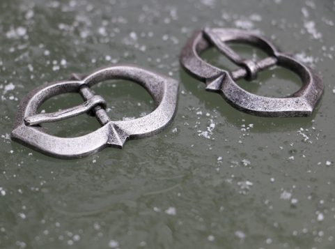 BOUCLE MÉDIÉVAL ZINC 20 MM