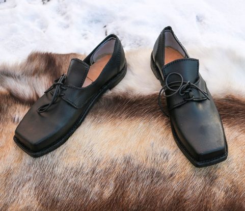 DREISSIGJÄHRIGER KRIEG, BAROCKSCHUHE