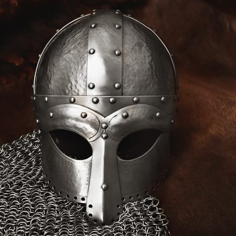 WIKINGERHELM MIT AUGEN, FACETTIERT, 2 MM BLECH