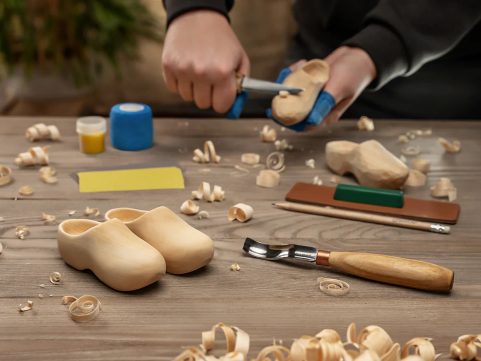 BEAVERCRAFT DIY10 WOODEN CLOGS CARVING KIT