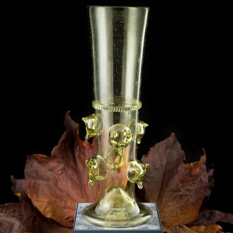TÊTES D'OURS, VERRE HISTORIQUE