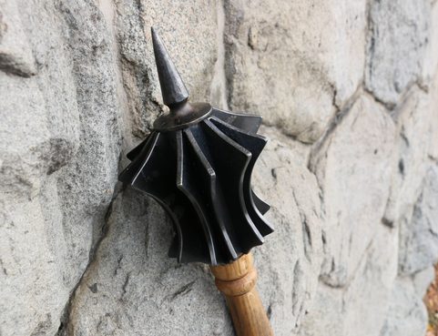 MACE, RÉPLIQUE D'UNE ARME HUSSITE