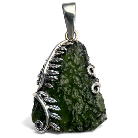 FOUGÈRE, PENDENTIF EN ARGENT AVEC MOLDAVITE