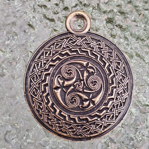 CELTIC TRISKEL, PENDANT, ZINC, OLD BRASS