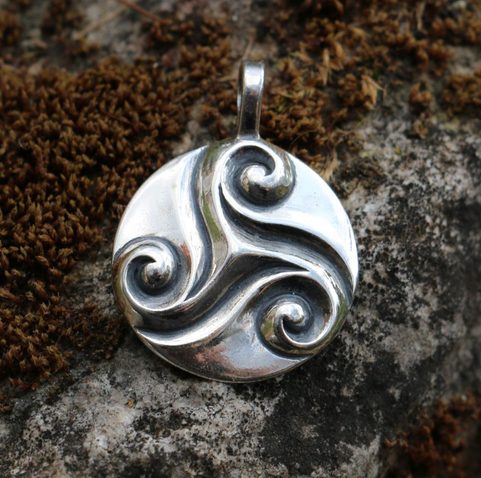 TRISQUE CELTIQUE, PENDENTIF EN ARGENT