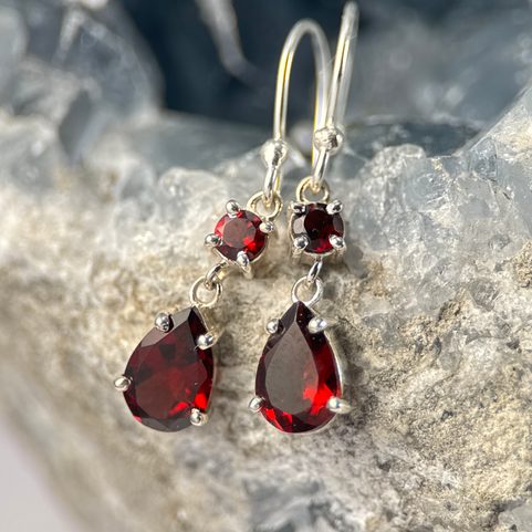 KYANE, BOUCLES D'OREILLES EN ARGENT, GRENAT, AG 925/1000