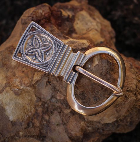 BOUCLE DE CEINTURE MÉDIÉVALE, XIV. - XV. SIÈCLE, BRONZE