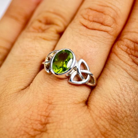 CELTIC KNOT, SILVER RING, PERIDOT AG 925/1000