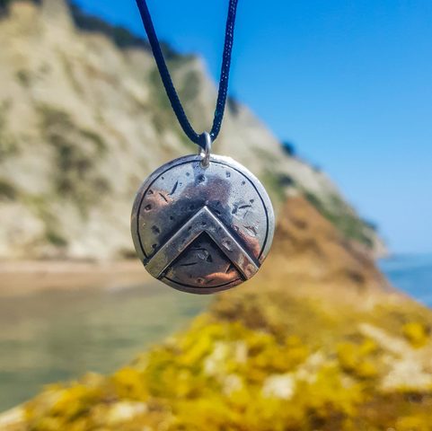 BOUCLIER SPARTIATE, PENDENTIF EN ARGENT