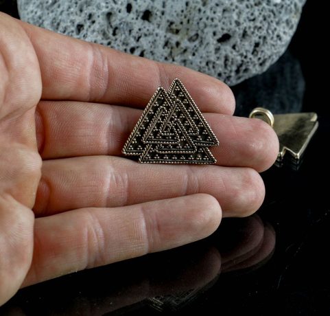 VALKNUT, VIKING TALISMAN, PENDANT, BRONZE