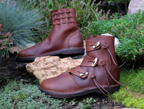 OARSMAN, EARLY MEDIEVAL SHOES