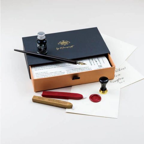 MANUSCRIPT VICTORIANA, WRITING AND SEALING SET