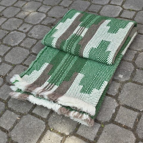 SHEVITZA, COUVERTURE TRADITIONNELLE EN LAINE DES BALKANS, NATURELLE