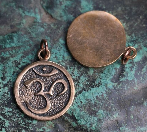 OM, PENDENTIF BRONZE