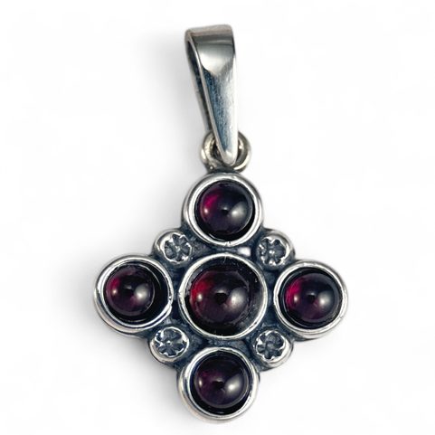 PRAGA, MEDIEVAL PENDANT WITH GARNETS, SILVER 925/1000