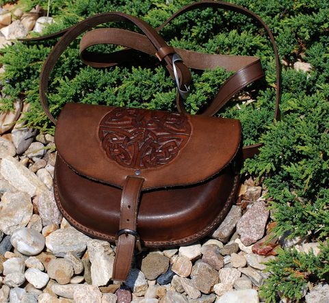 HANDBAG WITH THE CELTIC KNOT, HANDCARVED