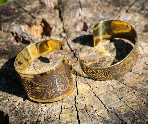 LAOISE, ARMBAND AUS MESSING, IRLAND