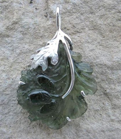 OAK LEAF, RAW MOLDAVITE PENDANT, STERLING SILVER - GLYPTICA