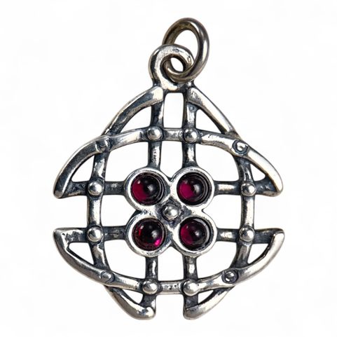 INNIS, CELTIC PENDANT, SILVER GARNETS