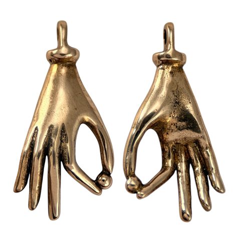 MAIN AVEC BOULE, AMULETTE ROMAINE, LIMES ROMANUS, BRONZE