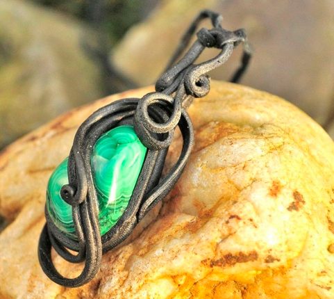 MALACHITE  PENDANT