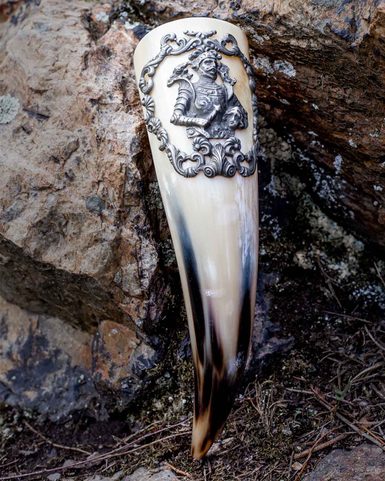 KNIGHT'S DRINKING HORN, MEDIEVAL STYLE