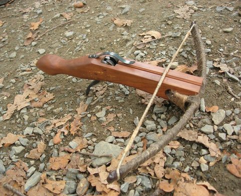 ONE HANDED CROSSBOW