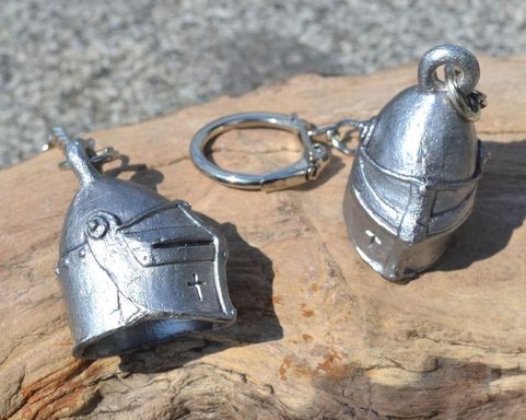 MEDIEVAL HELMET, TIN KEYCHAIN