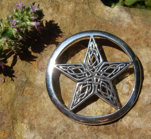 ENCIRCLED KNOTTED PENTACLE, SILVER