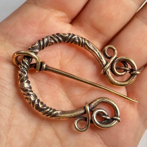 PENANNULAR BROOCH, BRONZE