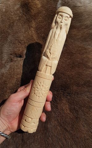 ROD, SLAVE DIEU, STATUE EN BOIS SCULPTÉ